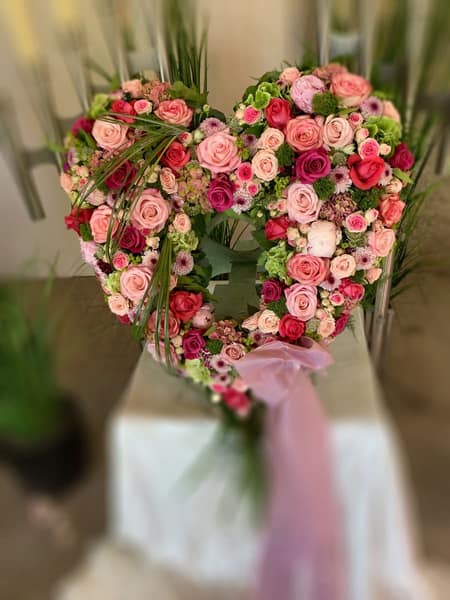 Blumenherz aus rosafarbenen Rosen