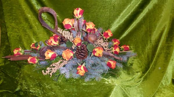 Blumenschale in zarten Tönen